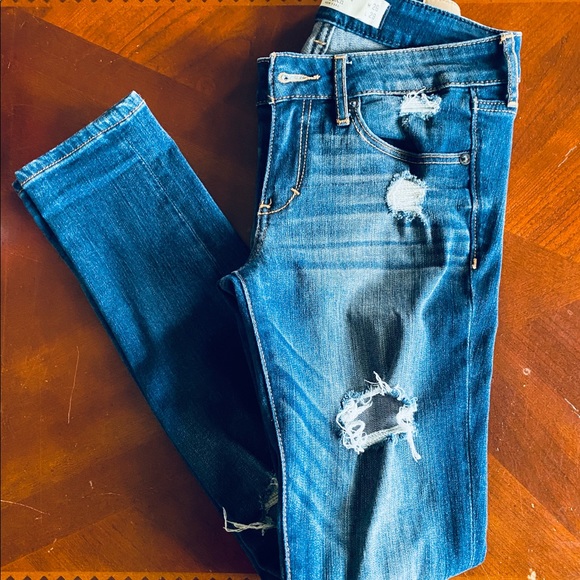 Abercrombie & Fitch destroyed skinny jeans - Picture 3 of 6